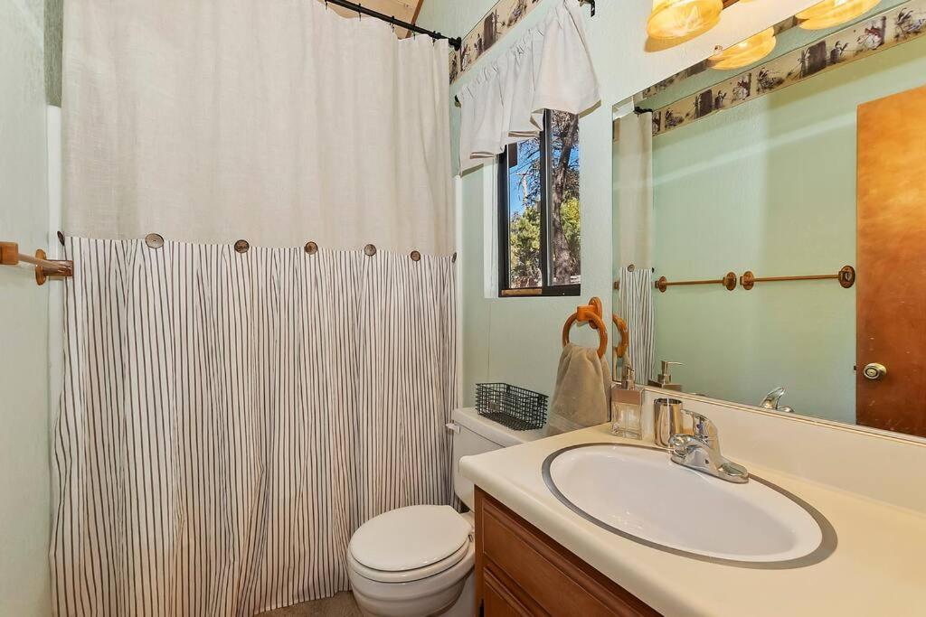 Everwood Serenity Treehouse Ontrail Head/Sledding Villa Big Bear Lake Bagian luar foto