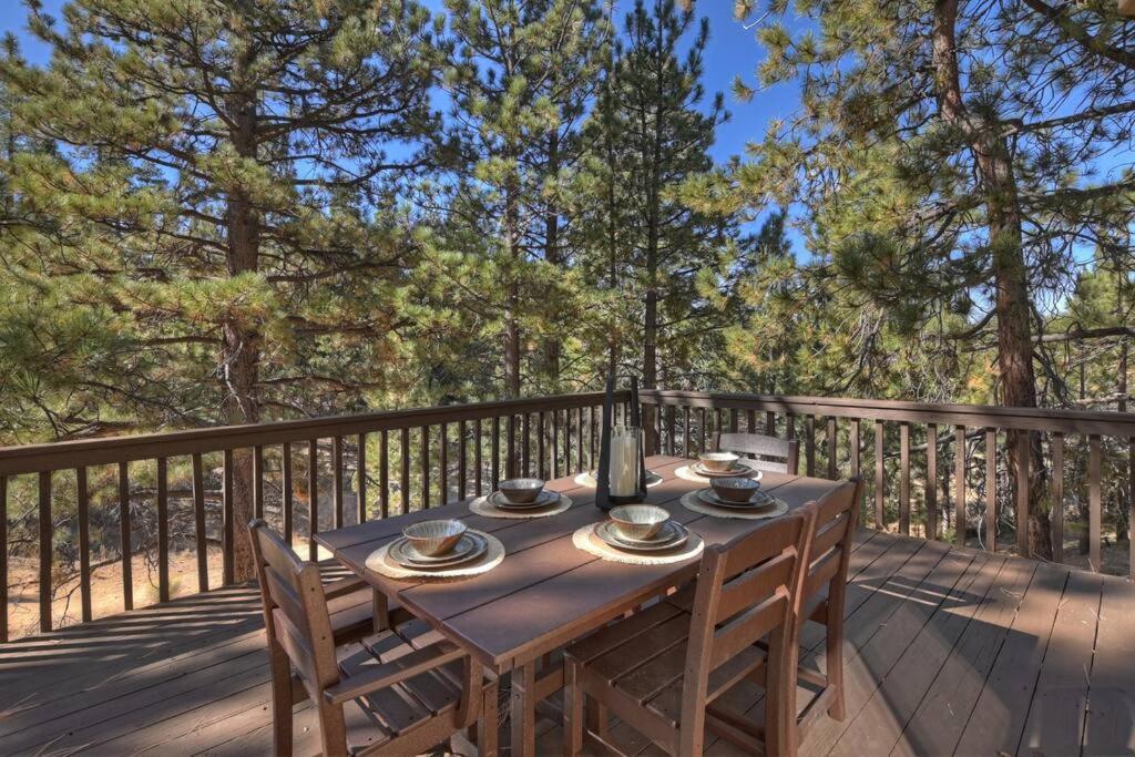 Everwood Serenity Treehouse Ontrail Head/Sledding Villa Big Bear Lake Bagian luar foto