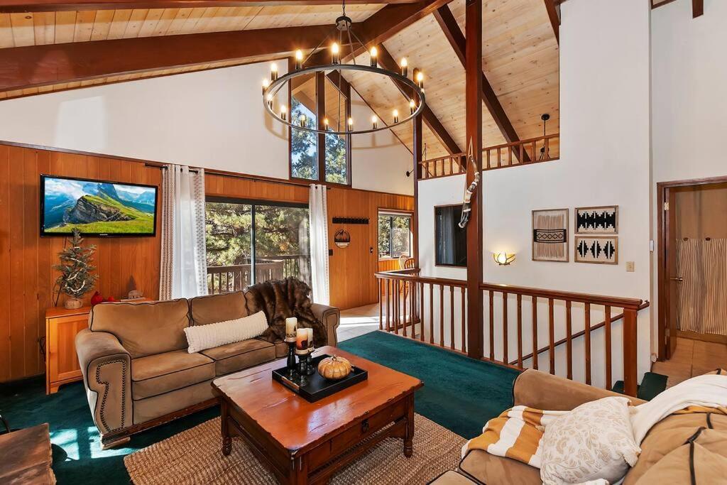 Everwood Serenity Treehouse Ontrail Head/Sledding Villa Big Bear Lake Bagian luar foto