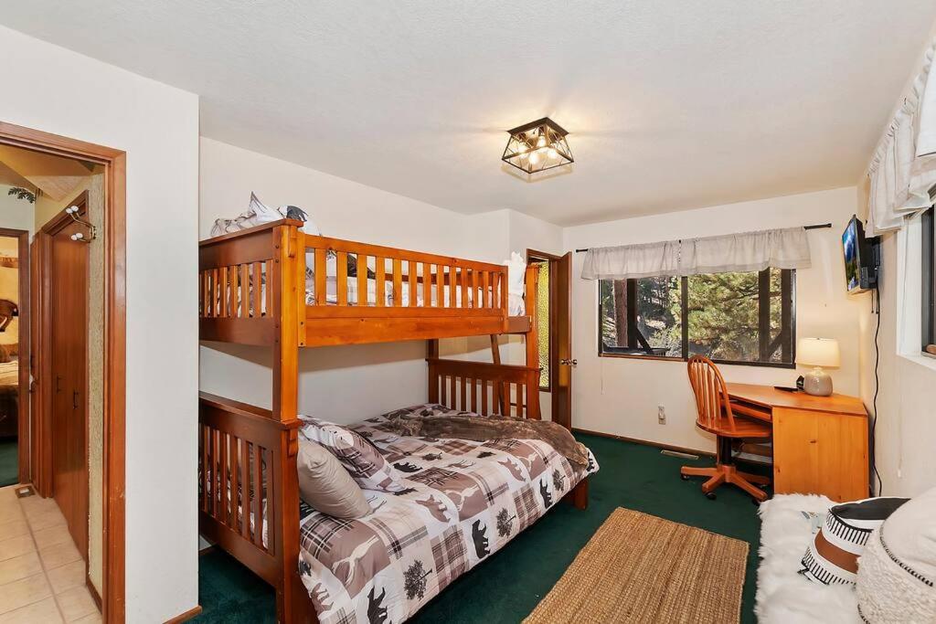 Everwood Serenity Treehouse Ontrail Head/Sledding Villa Big Bear Lake Bagian luar foto