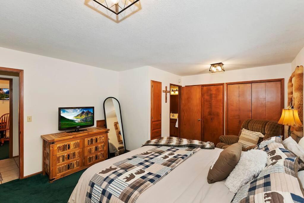 Everwood Serenity Treehouse Ontrail Head/Sledding Villa Big Bear Lake Bagian luar foto