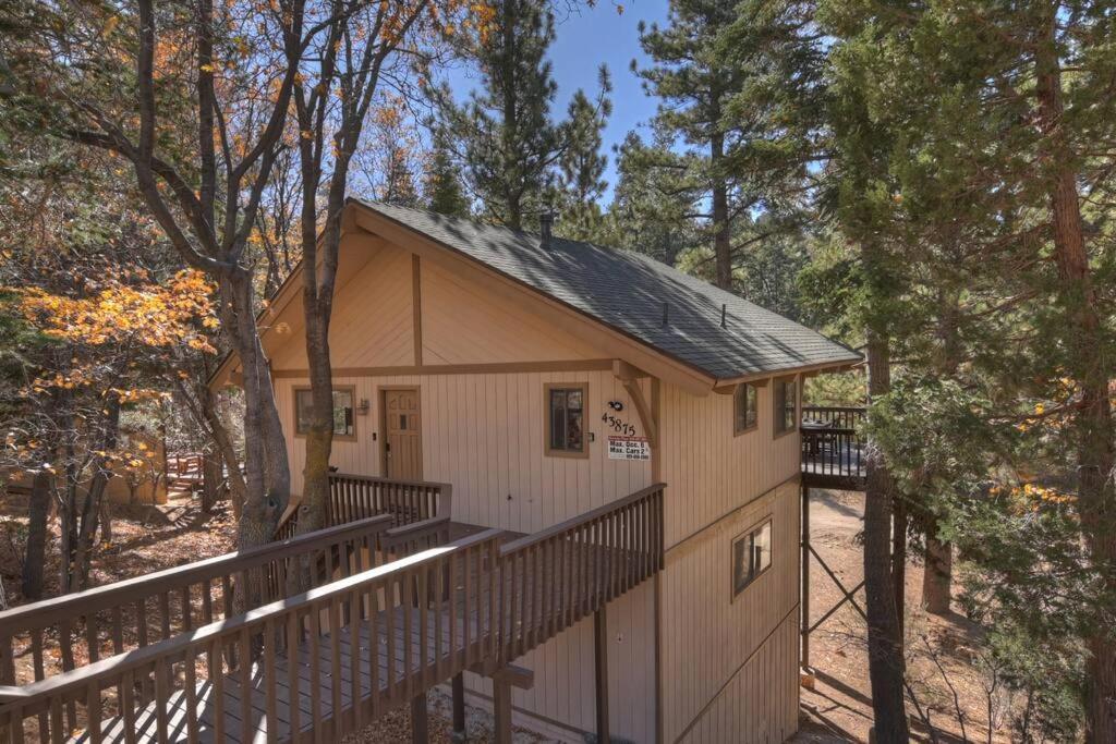 Everwood Serenity Treehouse Ontrail Head/Sledding Villa Big Bear Lake Bagian luar foto