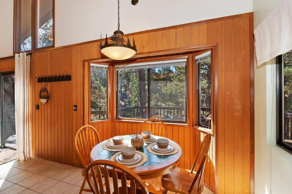 Everwood Serenity Treehouse Ontrail Head/Sledding Villa Big Bear Lake Bagian luar foto