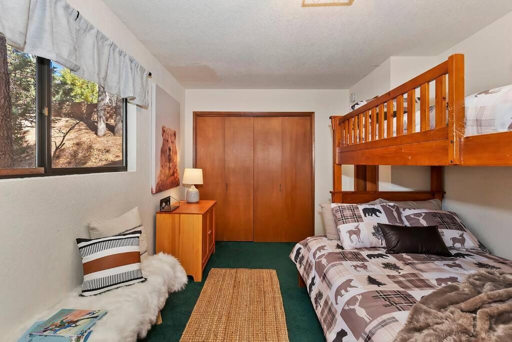 Everwood Serenity Treehouse Ontrail Head/Sledding Villa Big Bear Lake Bagian luar foto