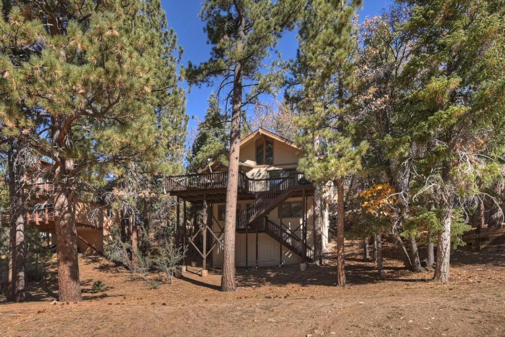 Everwood Serenity Treehouse Ontrail Head/Sledding Villa Big Bear Lake Bagian luar foto